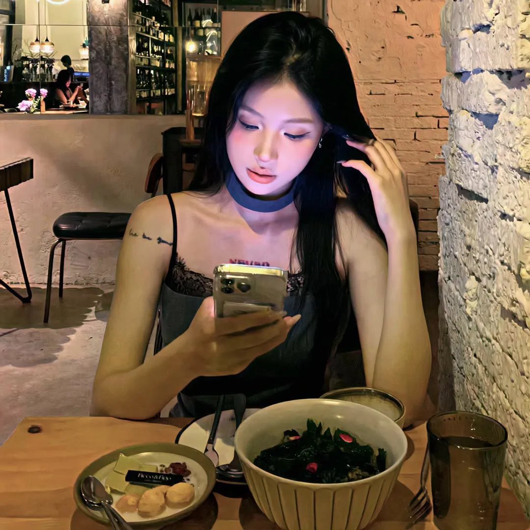 某天后之女恋爱脑怒怼网友，一夜之间内幕曝光，人设崩塌